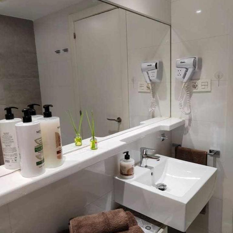 Ocean Sunset Bristol - One-Bedroom Apartment - 9