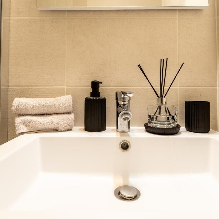 Le République-Gare-Centre ville - One-Bedroom Apartment - 15