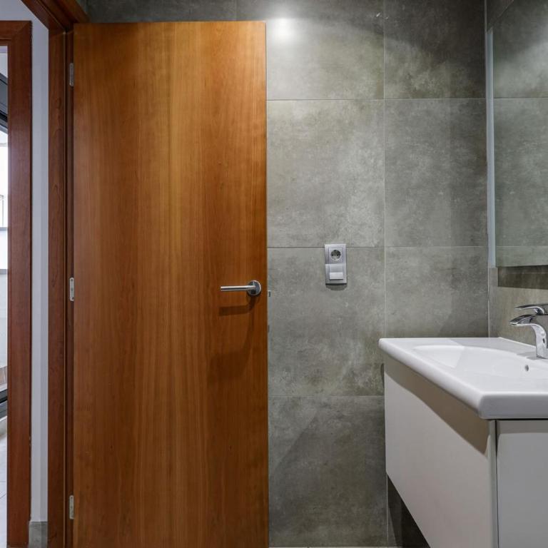 Urban Flats Vallirana - One-Bedroom Apartment - 17