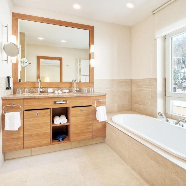 DAS RONACHER Thermal Spa Hotel - Deluxe Doppelzimmer mit Balkon - 3