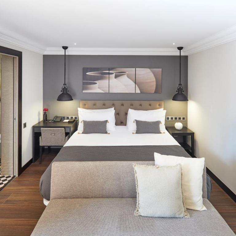 Hotel Cortes Rambla - Triple Room with Terrace - 7
