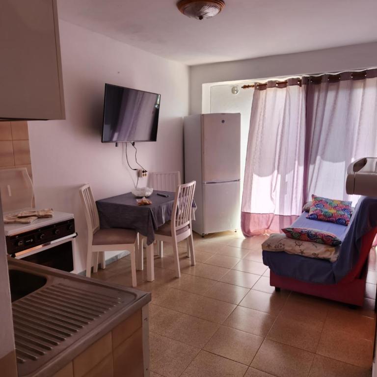 Apartamentos America - Apartamento con balcón - 6
