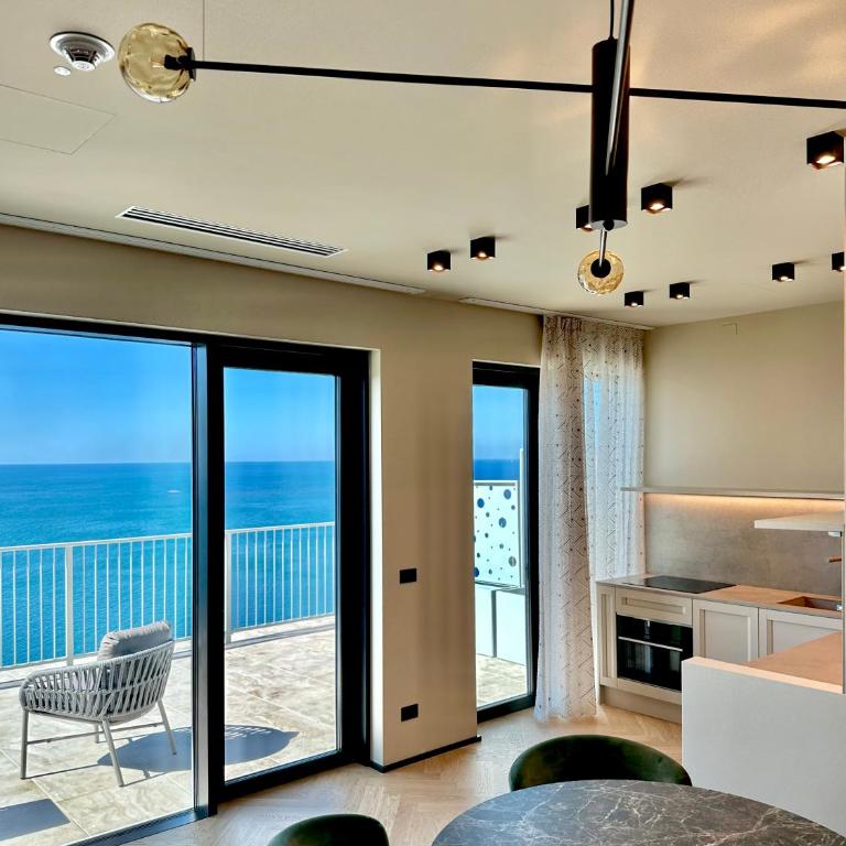 Maximilian Suites - Suite Deluxe con Terrazza e Vista Mare - 5