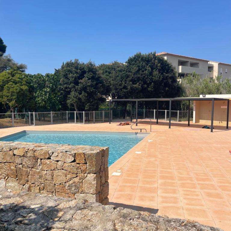 T2 dans résidence avec piscine - Appartement 1 Chambre - 3