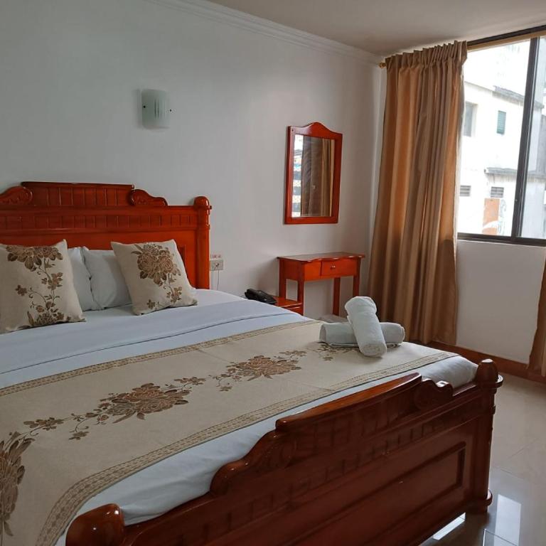 Hostal Bicentenario - Habitación Doble con baño privado - 1