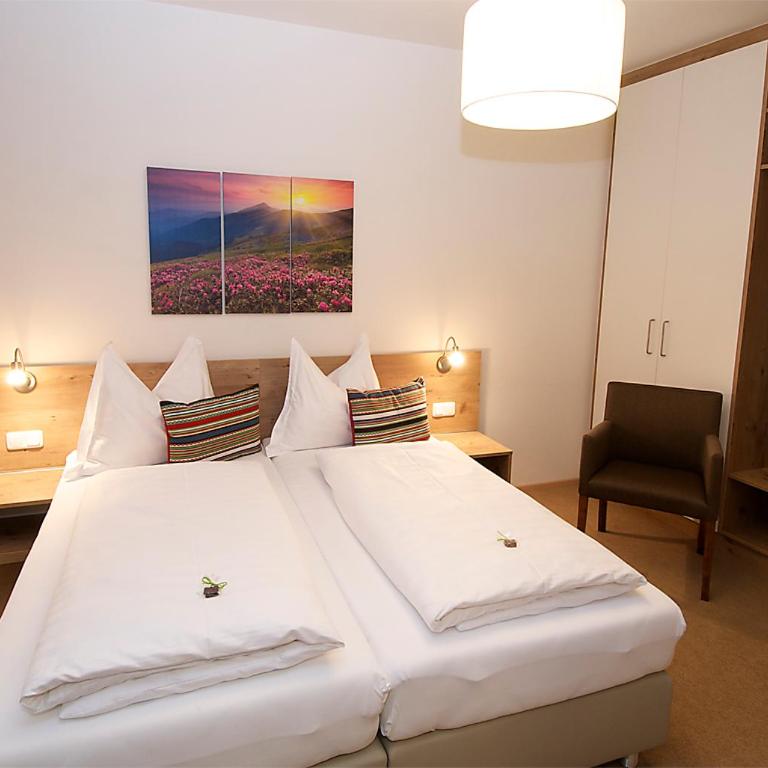 Athecada Frühstückspension - Doppel- oder Zweibettzimmer - 1