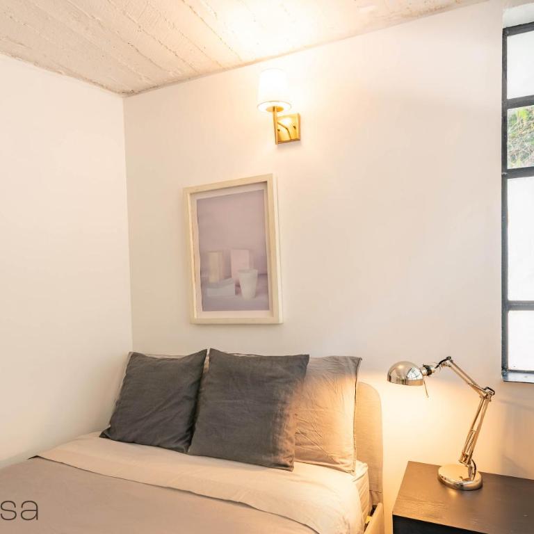 Comfortable Apt. w/ Terrace & Lovely Lighting 101 - Two-Bedroom Apartment - 20