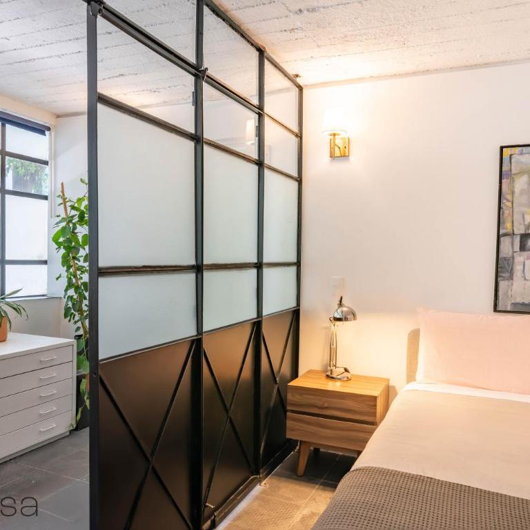 Comfortable Apt. w/ Terrace & Lovely Lighting 101 - Two-Bedroom Apartment - 18