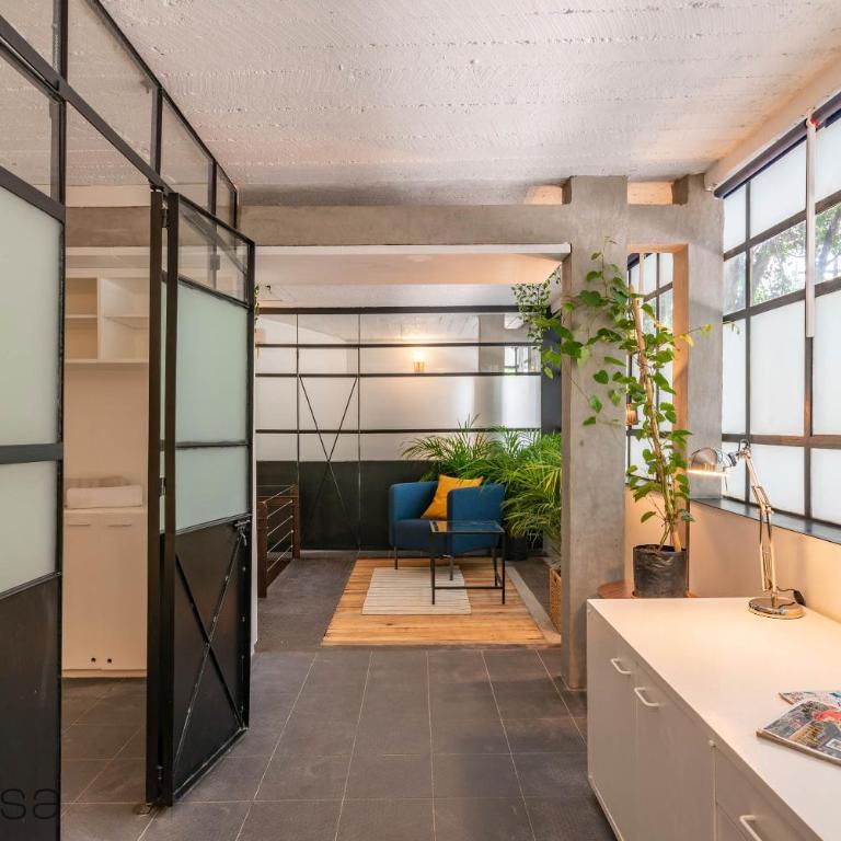 Comfortable Apt. w/ Terrace & Lovely Lighting 101 - Two-Bedroom Apartment - 15