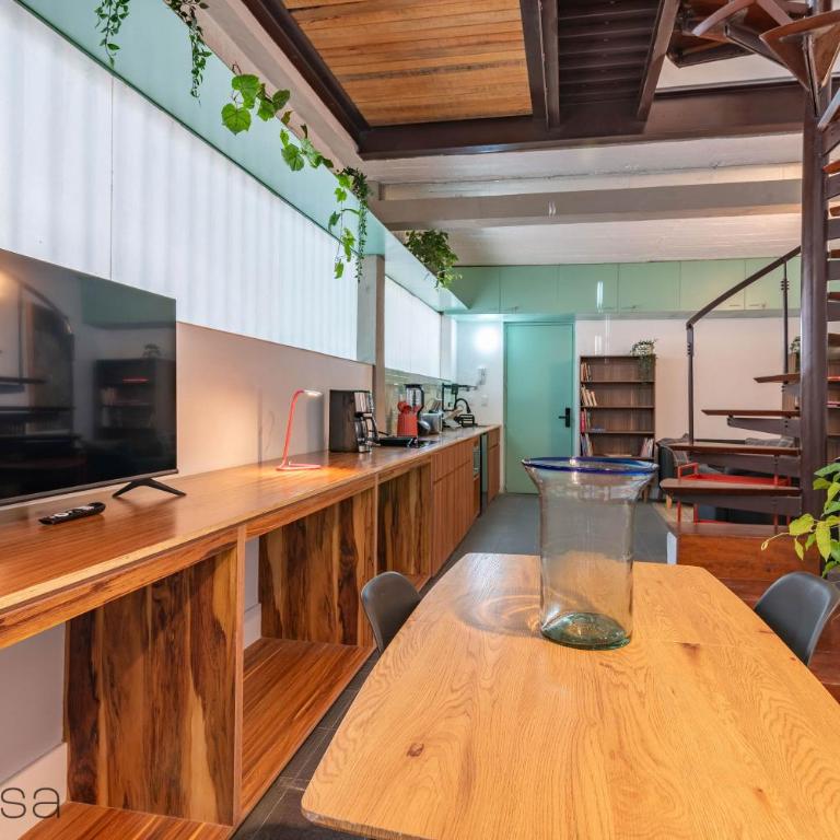 Comfortable Apt. w/ Terrace & Lovely Lighting 101 - Two-Bedroom Apartment - 10