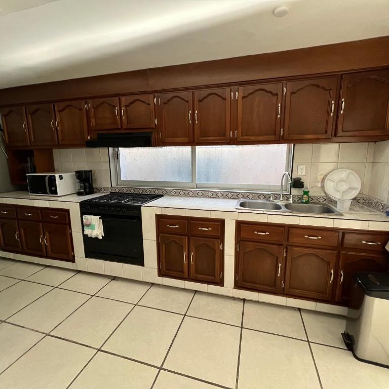 Dpto CASA BRISA! a 600 metros de Playa&Malecon! Alberca! - Two-Bedroom Suite - 5