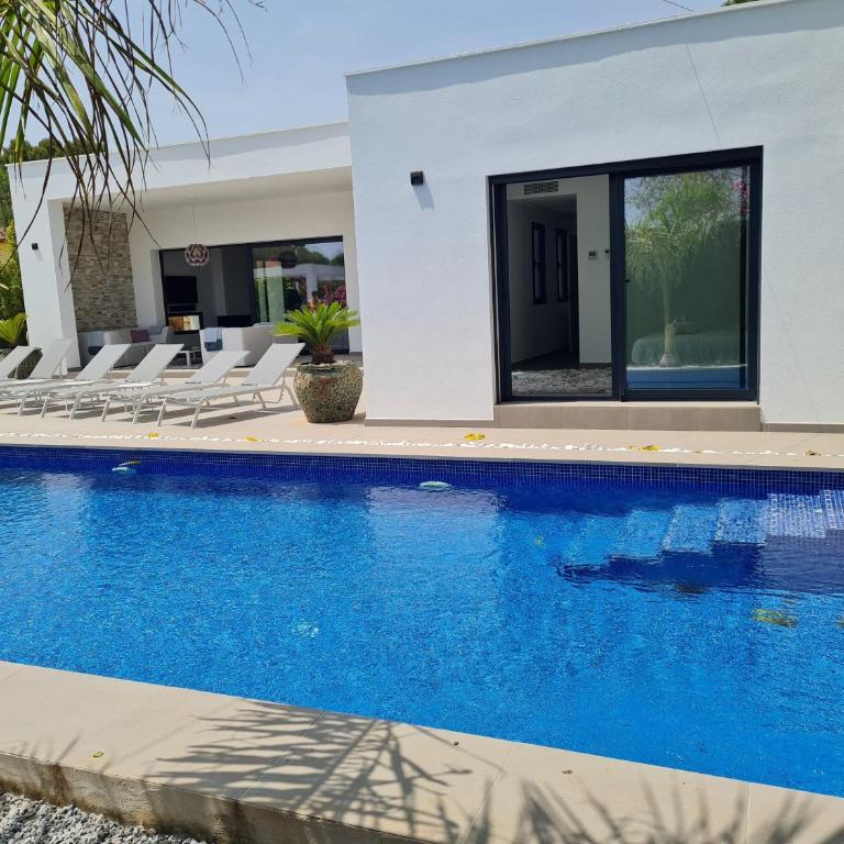 Moraira B5 - Three-Bedroom House - 4
