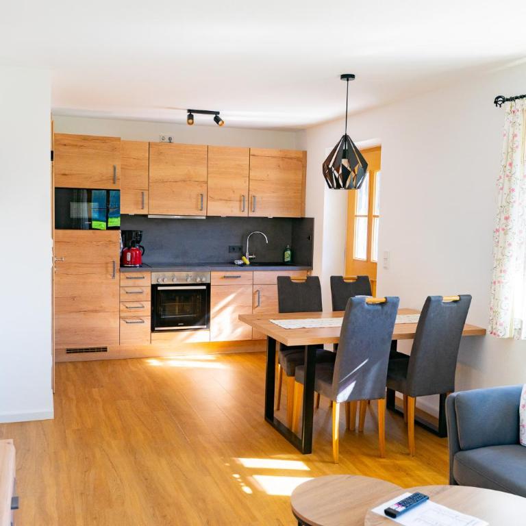 Ferienwohnungen Heillinger Gütl inkl. Chiemgaukarte - Standard Apartment - 1