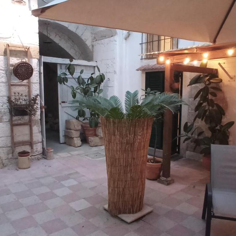 Palazzo Saraceno apartments-Antico Rifugio - One-Bedroom Apartment with Terrace - 20