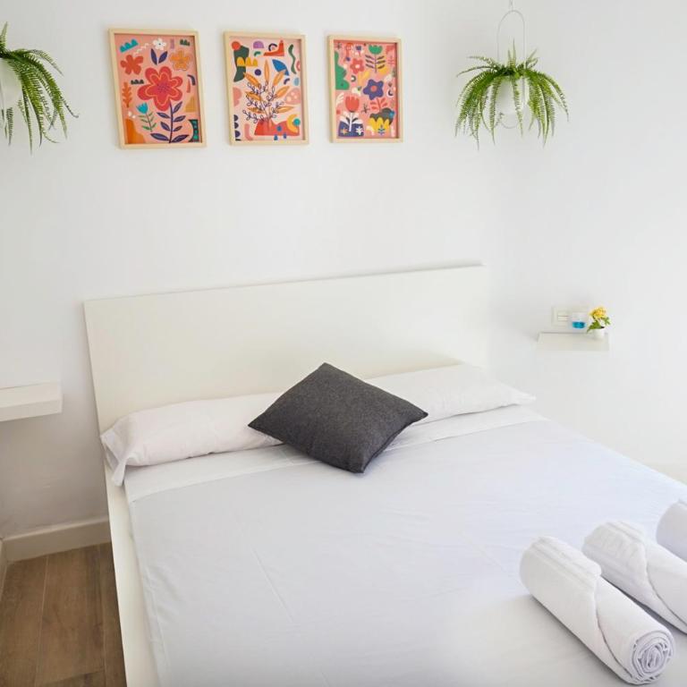 Playa, piscina y relax en este coqueto apartamento en Nerja - One-Bedroom Apartment - 5