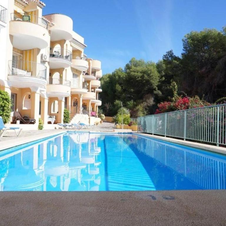 Playa, piscina y relax en este coqueto apartamento en Nerja - One-Bedroom Apartment - 1