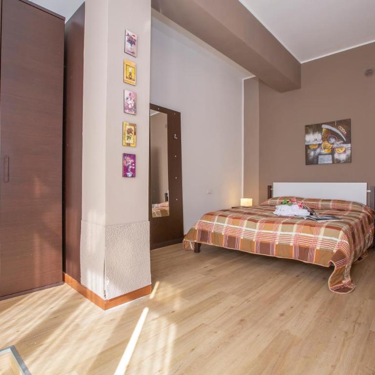 Fontana Del Lago Apartments - One-Bedroom Apartment - 1