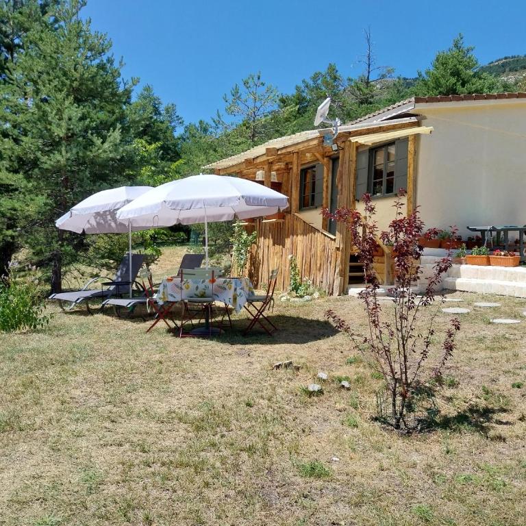 Petit studio dans la prairie - Chambre Lit King-Size - Vue sur Jardin - 2