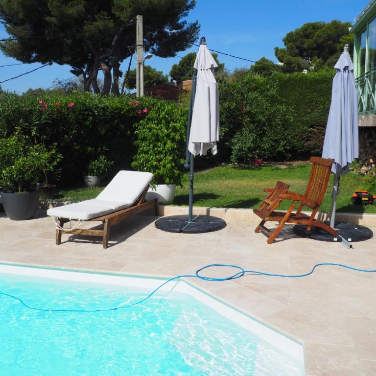maison entièrement climatisée vue d'exception mer et rade de Marseille avec piscine 8 personnes - Villa - 3