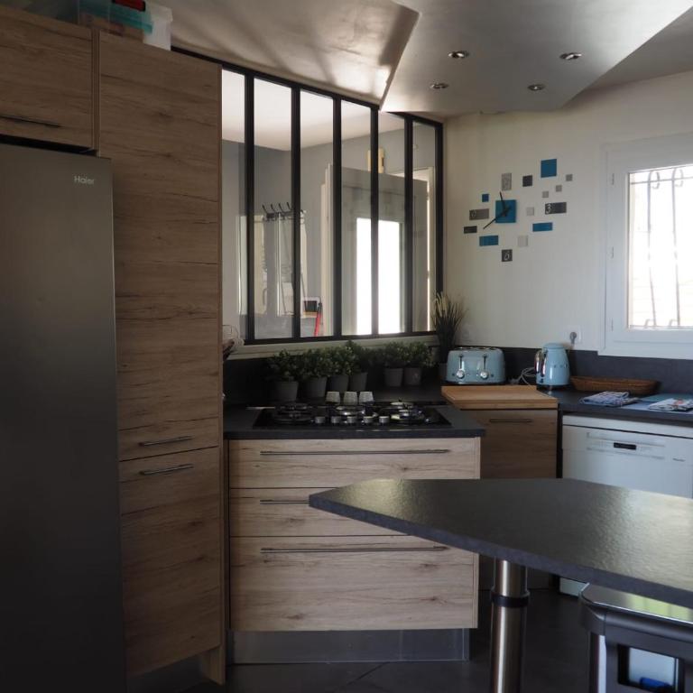 maison entièrement climatisée vue d'exception mer et rade de Marseille avec piscine 8 personnes - Villa - 20