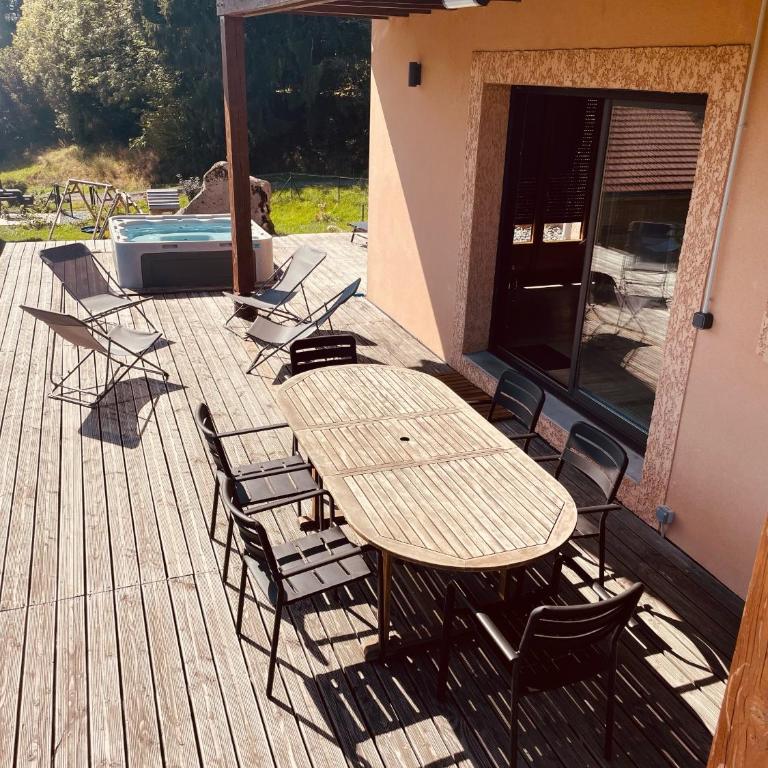 La Gouleote Spacieuse maison type chalet avec jacuzzi, sauna, pétanque - Chalet - 23