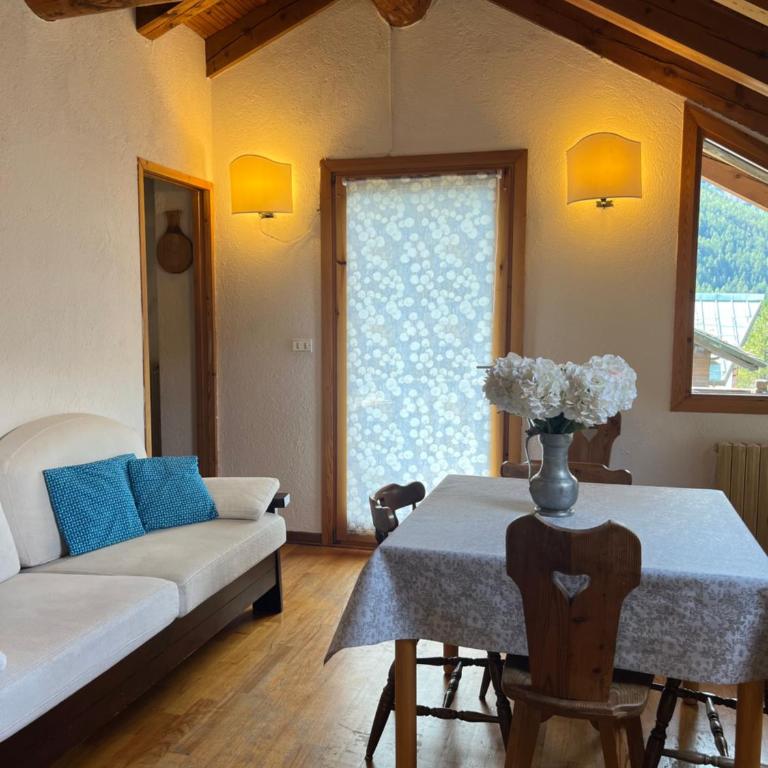 Chalet Blanc "La Mansarda" - Apartment mit 2 Schlafzimmern - 29