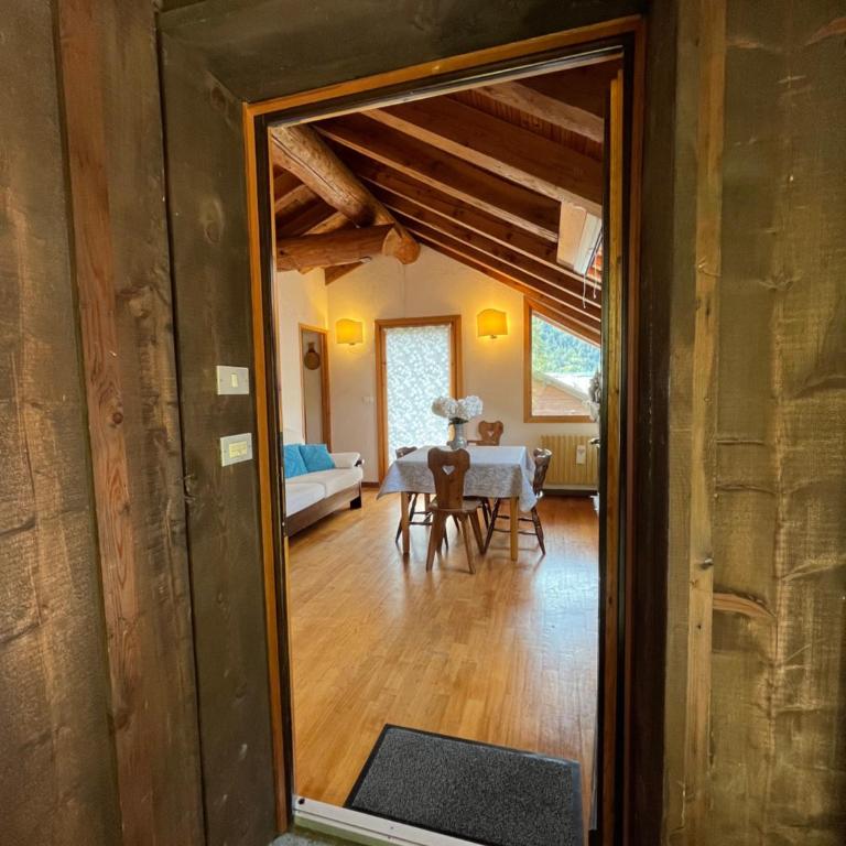 Chalet Blanc "La Mansarda" - Apartment mit 2 Schlafzimmern - 25