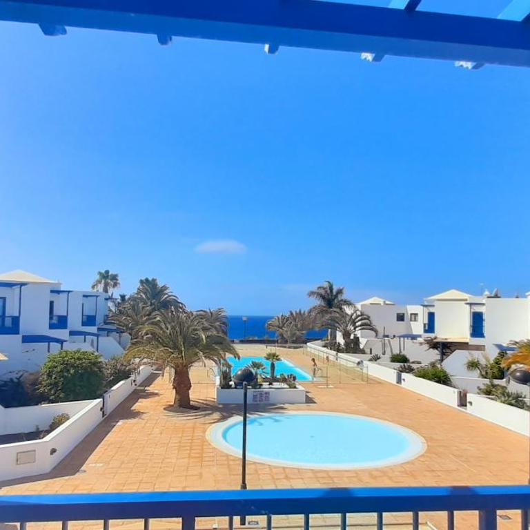 Villa Suculenta - Three-Bedroom House - 14