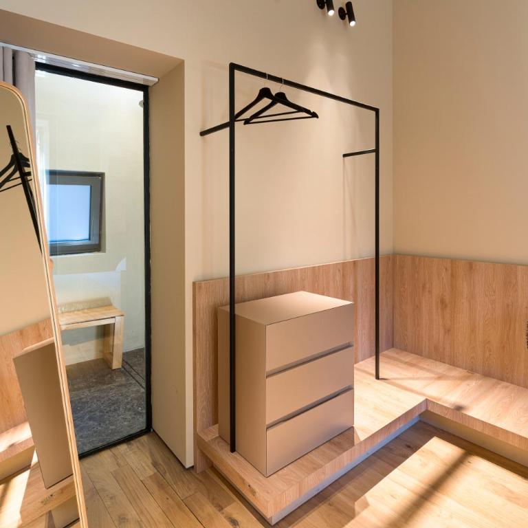 FilHome 44 - Superior King Room - 14