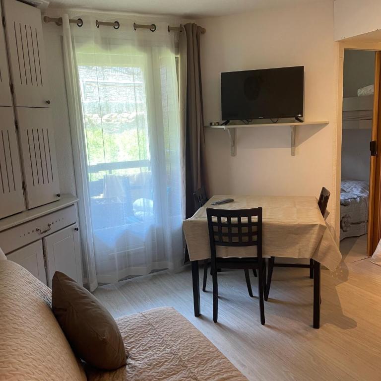chez olivier et valerie - One-Bedroom Apartment - 10
