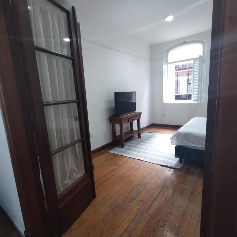 CASA MORENO se paga en USD o Dolar Blue! No se confunda - Apartamento de 1 dormitorio - 24