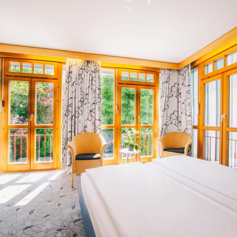 Villa Waldperlach by Blattl - Doppelzimmer mit Gartenblick - 16