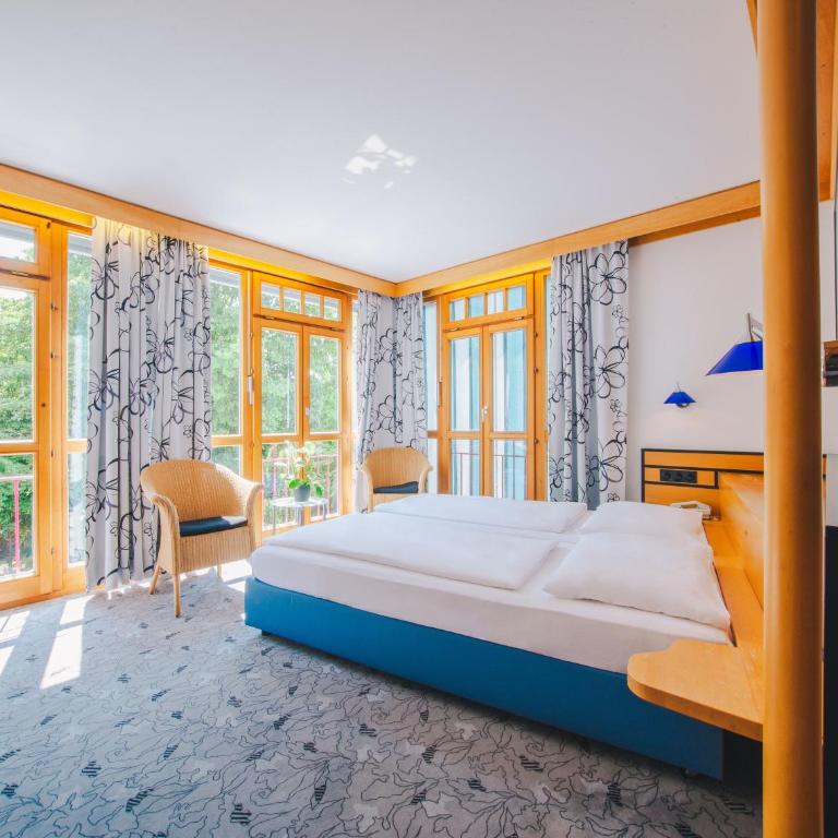 Villa Waldperlach by Blattl - Doppelzimmer mit Gartenblick - 17