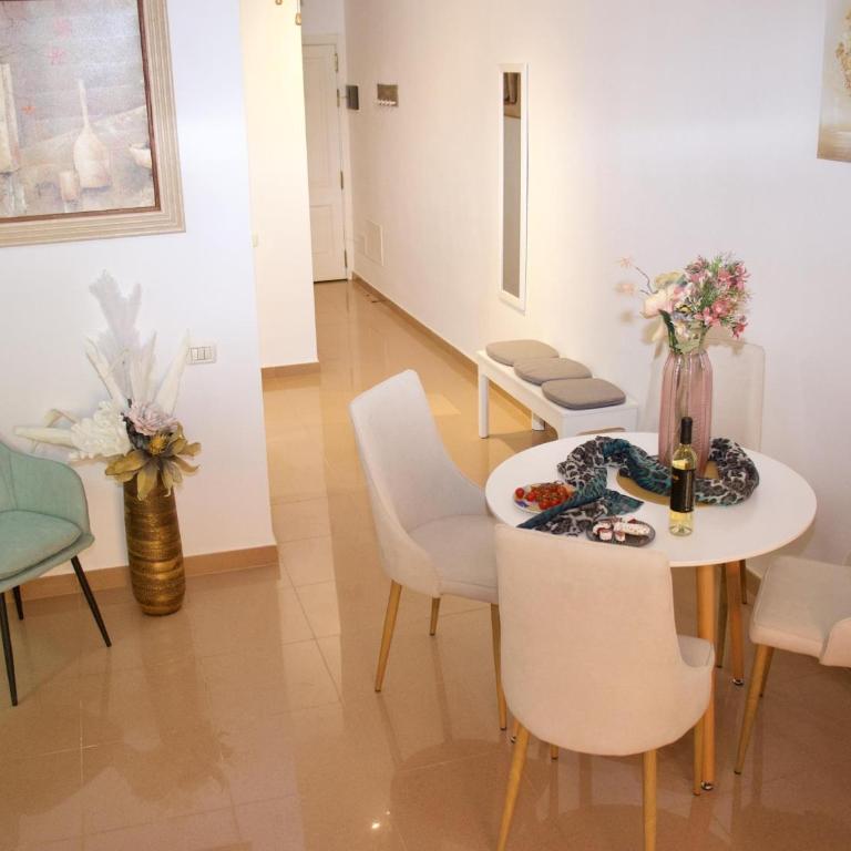 Duque Beachside Elegance - Apartment - 9