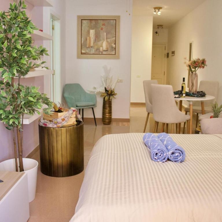 Duque Beachside Elegance - Apartment - 36