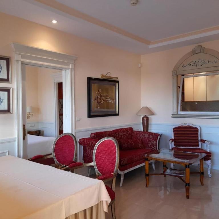 Apartamentos Guadalpin Boutique - Apartamento de 2 dormitorios con vistas a la piscina (4-5 adultos) - 8