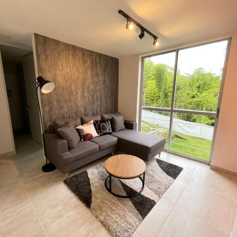 C105- Lindo y amplio apartamentos en Circasia - Three-Bedroom Apartment - 5