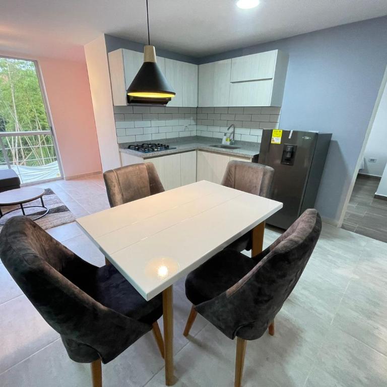 C105- Lindo y amplio apartamentos en Circasia - Apartamento de 3 dormitorios - 33