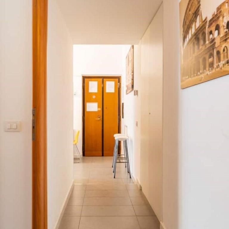 St Peter Rooms - Family Room with Private Bathroom - 2