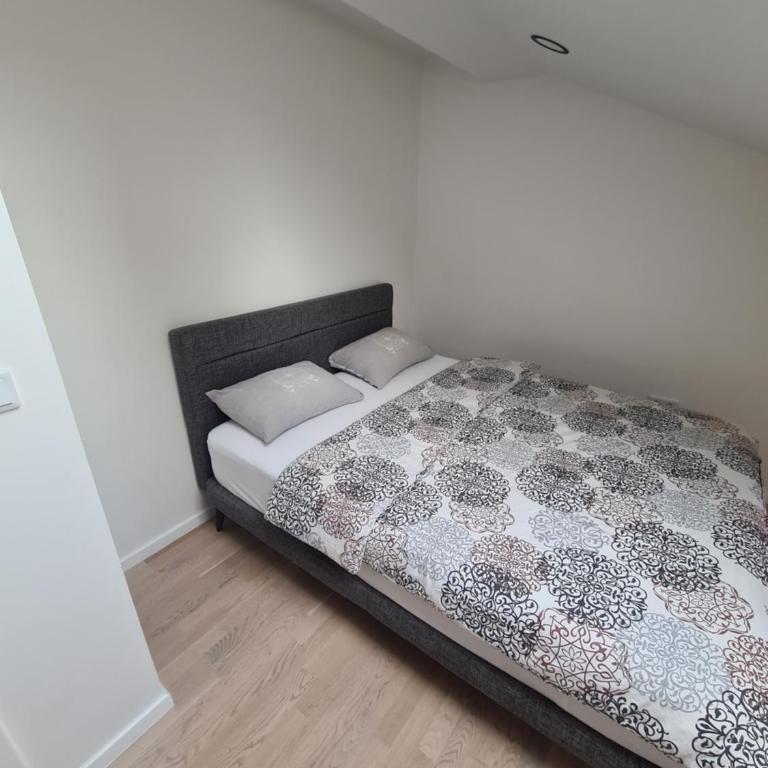 Roofs of Sarajevo - Two-Bedroom Apartment - 6