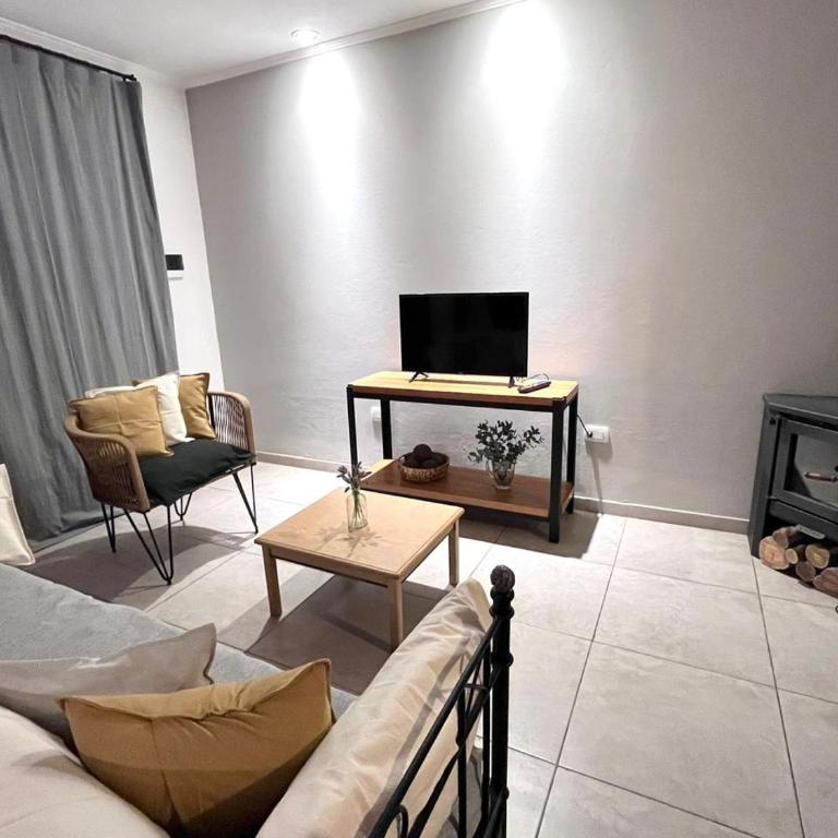 Casa Los Olivos - One-Bedroom House - 3