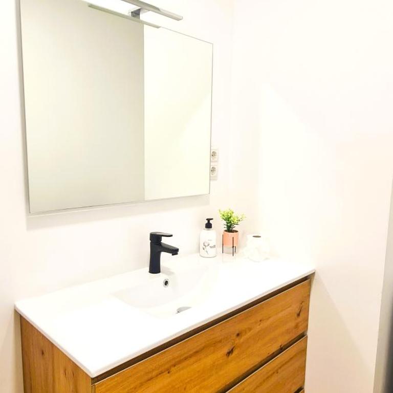 Oshun Plaza Castilla - One-Bedroom Superior Apartment - 8