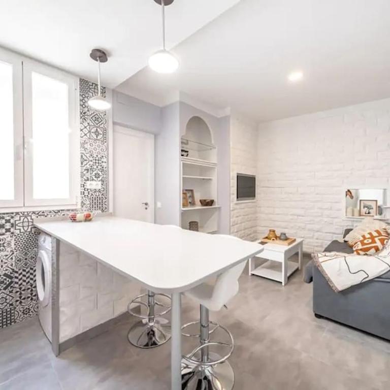 Piso Madrid Centro 5 min andando Gran Vía - One-Bedroom Apartment - 2