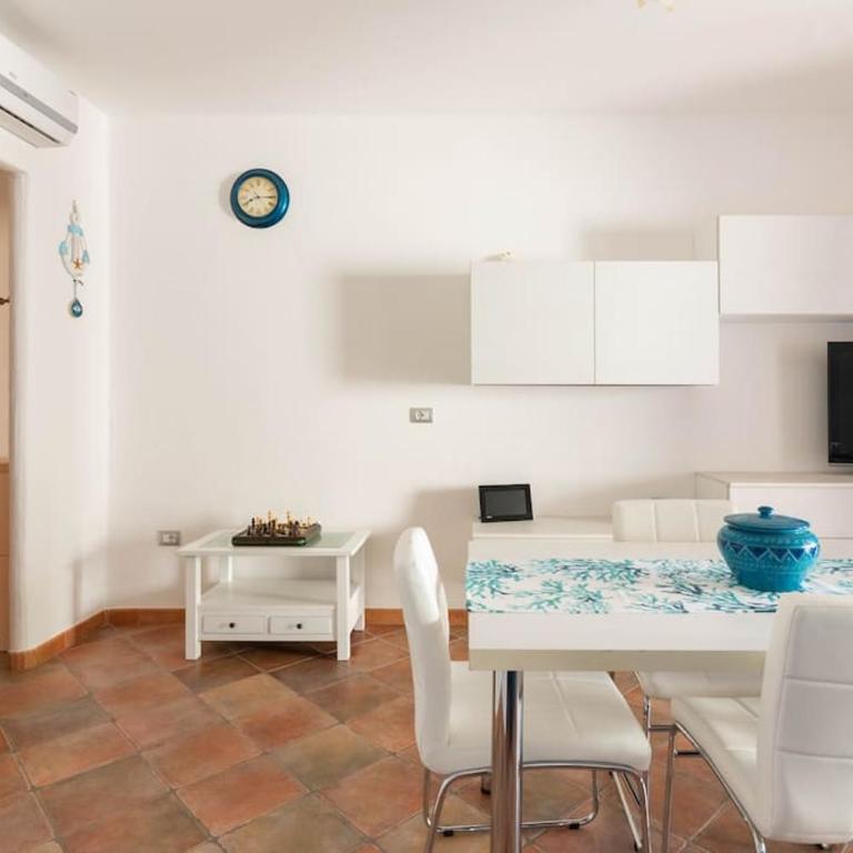 La Casa Bianca a due minuti a piedi dal mare - Casa con 3 Camere da Letto - 12