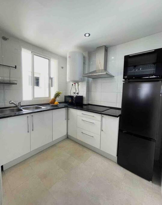 MARBELLA HOME RENTALS - 2BR, 1BTH flat near Puerto Banús - Two-Bedroom Apartment - 22