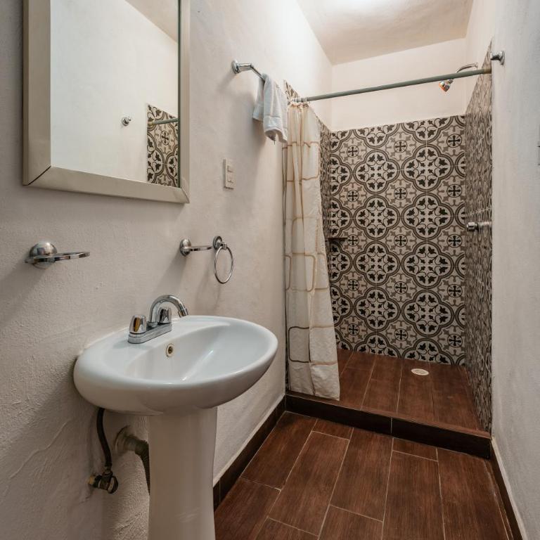 Hotel Santiago - Standard Triple Room - 13