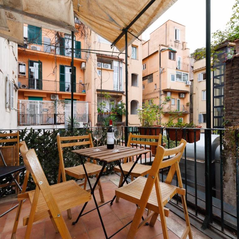 Gesù e Maria Balcony Apt at Spanish Steps - Appartamento con 2 Camere da Letto - 44