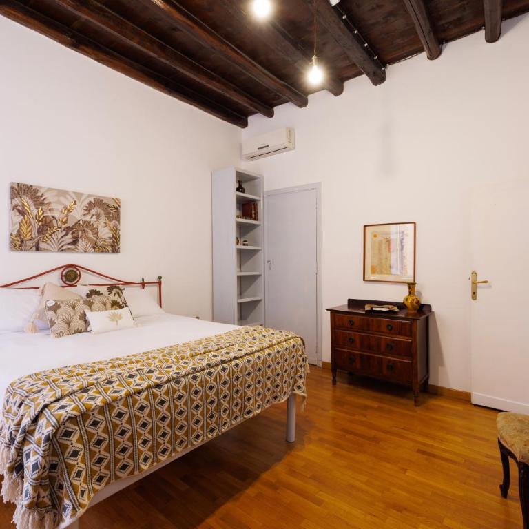 Gesù e Maria Balcony Apt at Spanish Steps - Appartamento con 2 Camere da Letto - 53