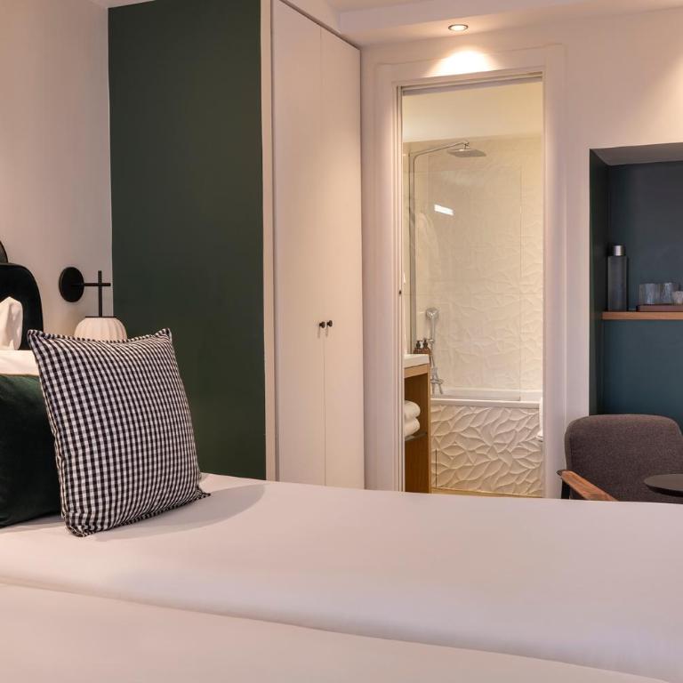 Hotel Chavanel - Chambre Double ou Lits Jumeaux Supérieure - 1