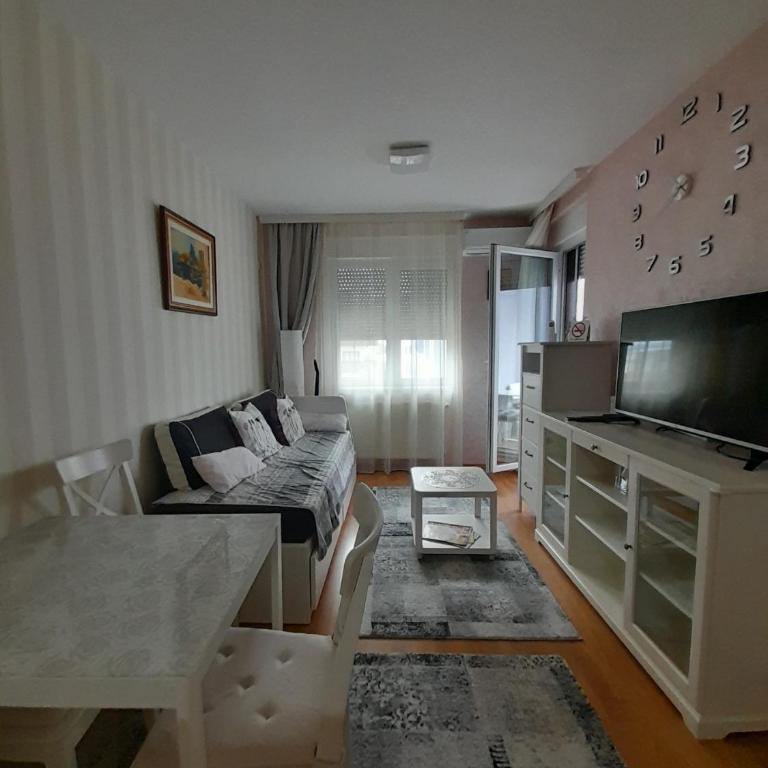 AKI APARTMAN - One-Bedroom Apartment - 23